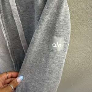 Alo Yoga Grey Hoodie Size XS Lounge Athletic Athleisure Loungewear Travel Spring thumbnail 3