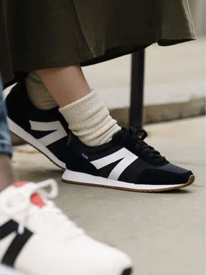 Kizik Milan Black and White Suede Hands-Free Sneakers Unisex Size 11.5 Women’s thumbnail 1