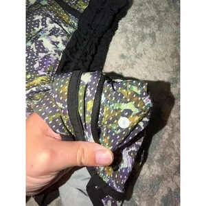 Lululemon Tracker Short III 4-Way Stretch Floral Running Shorts Size 6 thumbnail 4