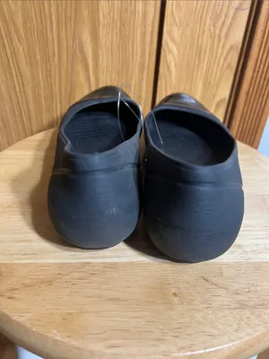 CROCS Black Gloss Cap-Toe Women's Flats thumbnail 3