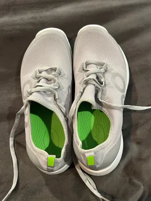 OOFOS Sport Recovery Shoe White Size 9 thumbnail 1