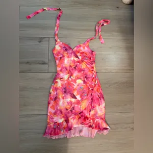 NEW Watercolor Halter Backless Ruffle Trim Bodycon Mini Dress S thumbnail 4