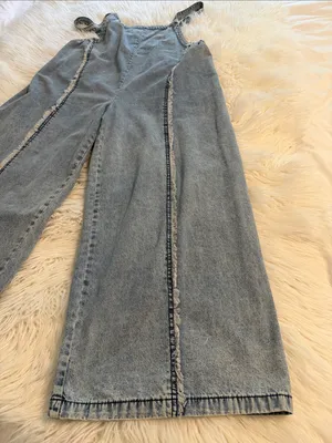 Light Wash Denim Overalls Jumpsuit size L inseam 27” excellent condition thumbnail 7