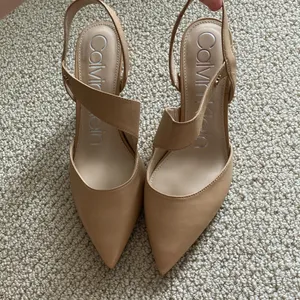 NEW Calvin Klein Slingback Nude Pumps Heels Wrap Around Kitten Mary Janes Sz 8 thumbnail 9