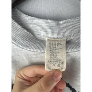 Women’s I.S.M.B.S Medium Light Gray Smiley Cropped Sweater thumbnail 4