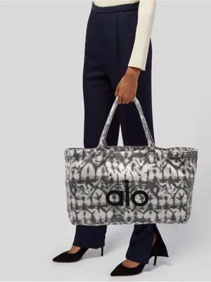 Alo Yoga Iconic Shopper Tote in grey tie dye. thumbnail 4
