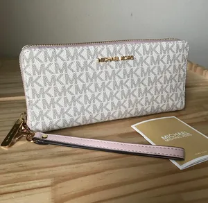 Michael Kors Wallet thumbnail 1