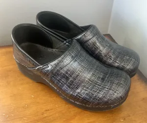 Dansko Professional Clogs Size 40 US‎ 9.5-10 Black Blue Striped Slip On Patent thumbnail 1
