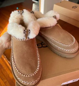 UGG Boots Women’s Alpine Classic Mini 7 thumbnail 1
