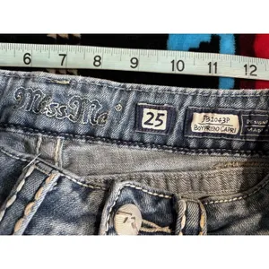 Miss‎ Me Boyfriend Capri Heavy Distress Jeans Embroidered/Gems Logo 25 Low Rise thumbnail 8