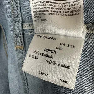 Levis Signature Womens size Small Gold Classic Trucker Denim Jacket thumbnail 9