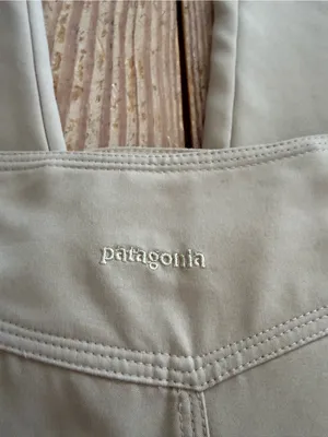 Patagonia Women's Pants size 10 thumbnail 3