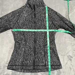 Lululemon Lightly Jacket Womens 6 Black Grey Running Full Zip Thumbholes Workout thumbnail 7