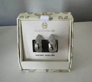 Earrings thumbnail 1