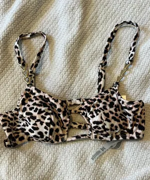 bikini top thumbnail 1