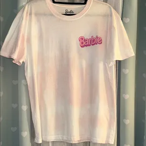 Barbie Size M Short Sleeve T Shirt thumbnail 1