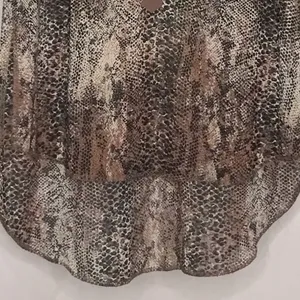 Wilfred Aritzia Silk High Low Reptile Print Top‎ thumbnail 4