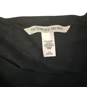 Victoria's Secret Long Sleeve Pajama Shirt in Black, Size L thumbnail 2