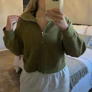 Lululemon light/forest green cropped full zip scuba. Size XS/S. thumbnail 2