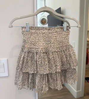 Cute LAVISH Boutique skirt set!  thumbnail 3