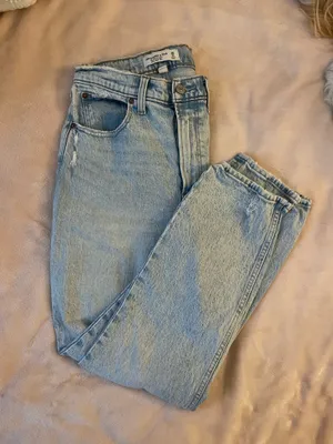 Abercrombie High-Rise Jeans Straight Curve Love thumbnail 2