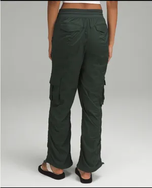 Lululemon Lightweight Adjustable Mid-Rise Cargo Pants thumbnail 3