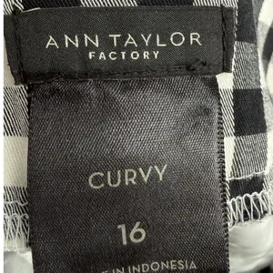Ann Taylor Women's Curvy Gingham Cropped Pants Black White Check Size 16 Preppy thumbnail 3