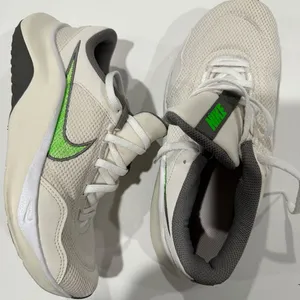 Nike Legend Essential 3 Running Crossfit‎ Shoes - NEW - Size 6. thumbnail 4