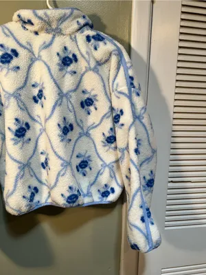 Old Navy Women’s Sz Medium Sherpa Quarter Zip Sweatshirt White Blue Floral Print thumbnail 8