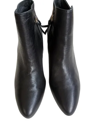EUC Sofft Leather Heeled Ankle Boots Black Size 8 thumbnail 4