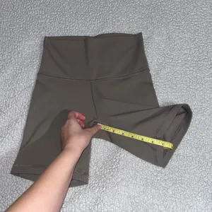 TNA Bike Shorts Aritzia High-Rise thumbnail 9