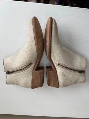 Frye Carson Piping Off-White Leather Crackled Vintage Chelsea Casual Ankle Boots thumbnail 6