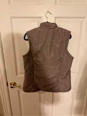 Women’s Sleeveless Puffer Vest - Taupe thumbnail 3