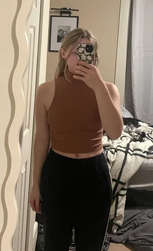 ZARA Halter Top Crop thumbnail 1