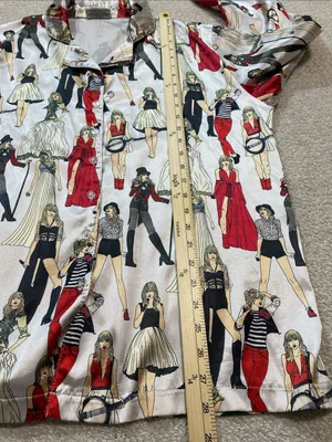 Taylor Swift Cream Button-Down Top with Red & Black Figurine Print Size M thumbnail 11