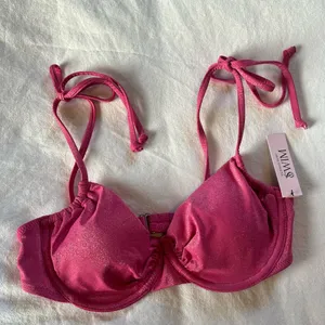 NWT Victoria’s Secret swimsuit. Size 32D top/large bottom thumbnail 2