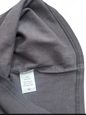Long-Sleeve Ribbed V-Neck Slim Fit Top Gray Lightweight Fitted Casual Shirt Sz M thumbnail 6