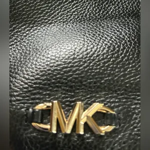 Michael Kors black Izzy Large Pebbled Leather Convertible Shoulder Bag Crossbody thumbnail 13