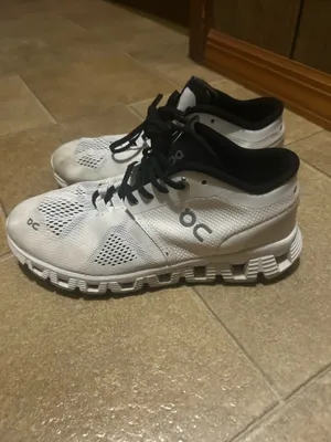On Cloud Shoes thumbnail 2