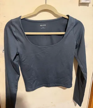Hollister Top Long Sleeve Crop thumbnail 1