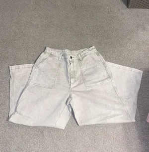 Universal Threads NWOT Cream Baggy Flare Cropped Denim Jeans thumbnail 7