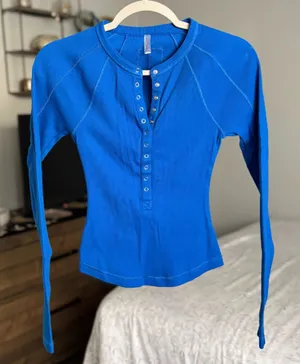 NWOT Kick Off Layer XS thumbnail 1