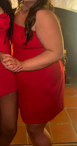 Red Amazon Dress semi formal thumbnail 1
