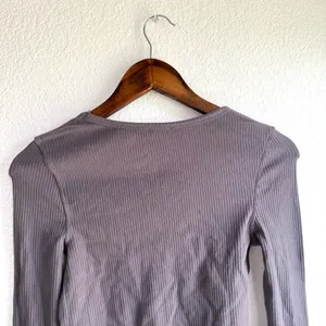 NEW Free People Womens Shirt Top Gray Boulevard Ribbed Lace Hem Size Medium thumbnail 4