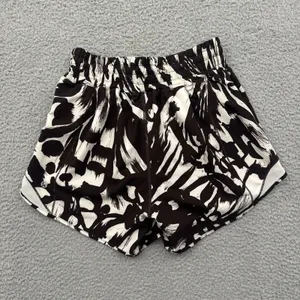 Lululemon Hotty Hot High Rise Shorts 4" Monarch Bloom Athletic Gym‎ Women's 4 thumbnail 2