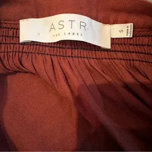 Astr The Label Rust Red Orange Long Sleeve V Neck Tie Blouse Sz S NEW‎ thumbnail 5