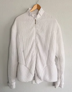 White Puffy Jacket Size L thumbnail 1