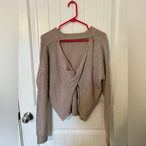 H&M Women’s Sweater thumbnail 2