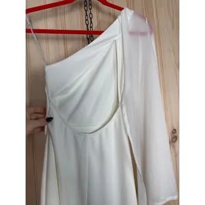 NWT Lulus Majestic Attitude White Cape Sleeve One-Shoulder Maxi Dress Wedding S thumbnail 7