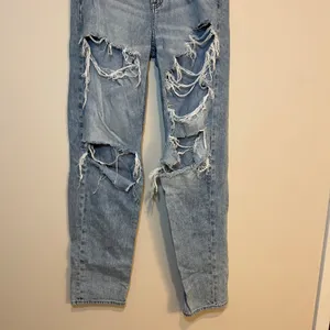 American Eagle Jeans High Rise Baggy Straight Distressed Light Wash‎ 00 Grunge thumbnail 4